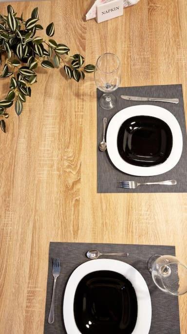 Chic Apt Near Acropolis - Avdi Square Атина Екстериор снимка