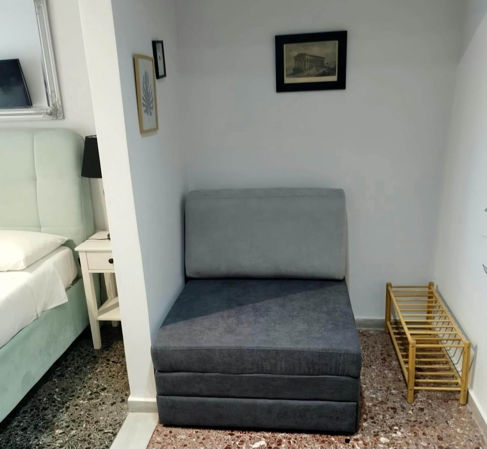 Chic Apt Near Acropolis - Avdi Square Атина Екстериор снимка